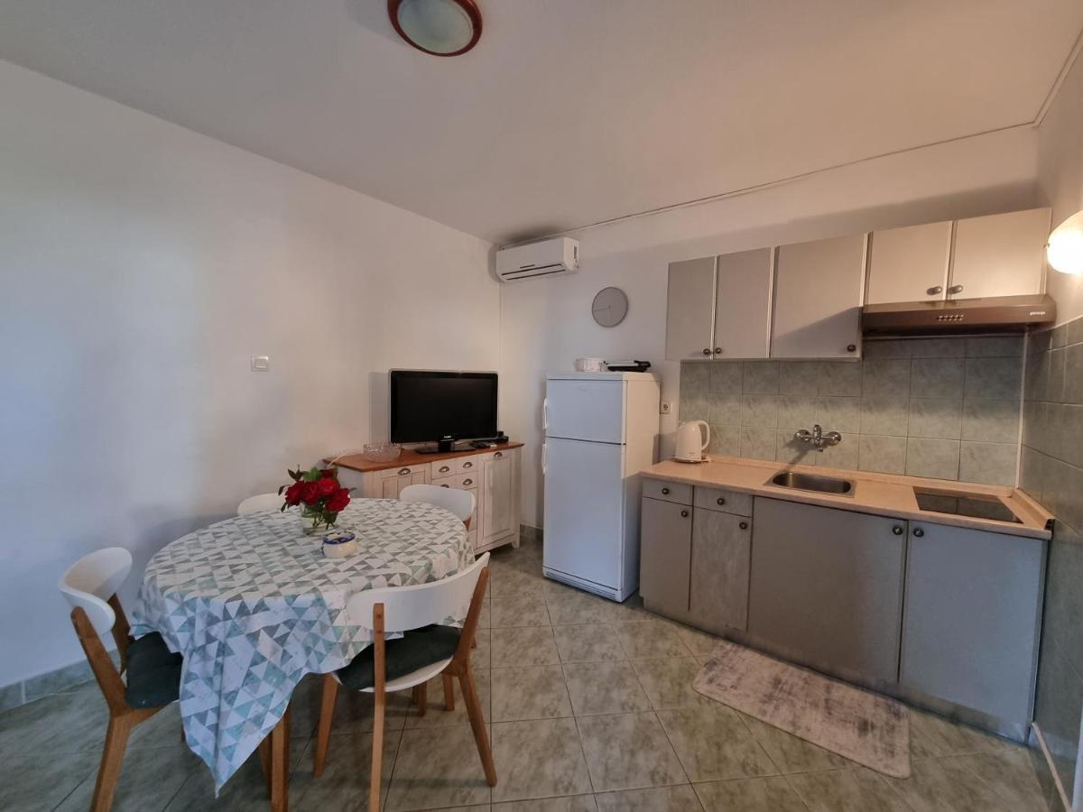 Apartment Marina Porat  Bagian luar foto